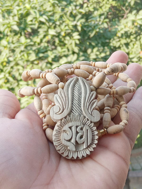 Disclaimer : Product's color may slightly vary due to photographic lighting sources or your monitor settings. Precaution : This Tulsi bead is brittle, handle with care Instruction : If you put Tulsi Beads in water the color may change. Note : Descriptions for products are taken from scriptures and oral tradition www.shrikrishnastore.com provides 100% Original Tulsi Basil Products