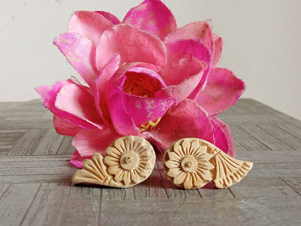 Attractive Flower Shaped Pure Tulsi Earrings