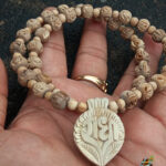 Wholesaler, Exporter and Suppliers in India and Worldwide. Buy Religious Products Online from www.shrikrishnastore.com