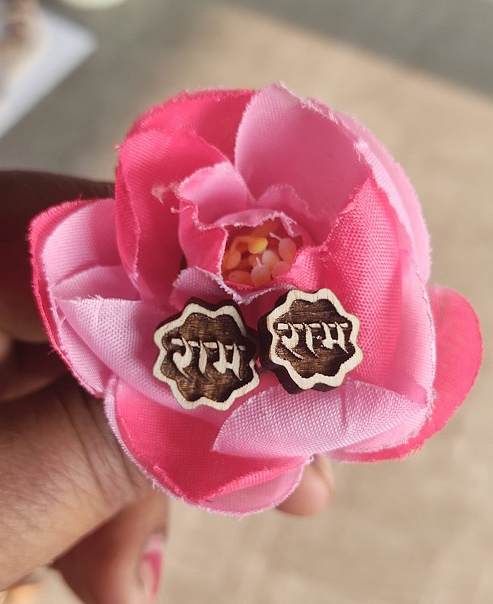 Ram Tulsi Earrings Flower Shaped Design