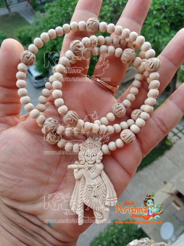 Each and every one of these Locket Mala is a work of Very Fine Hand art.