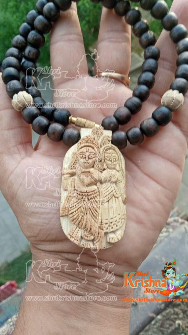 Each and every one of these Locket Mala is a work of Very Fine Hand art