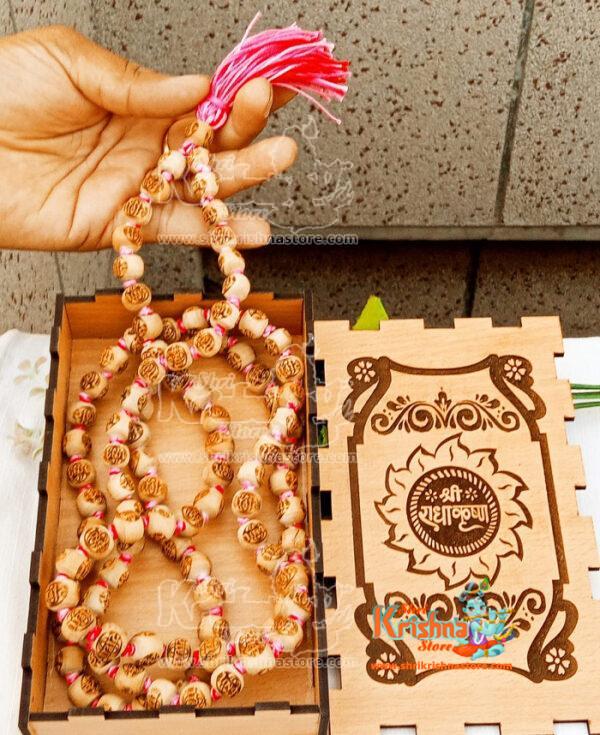 Wholesaler, Exporter and Suppliers in India and Worldwide. Buy Religious Products Online from www.shrikrishnastore.com