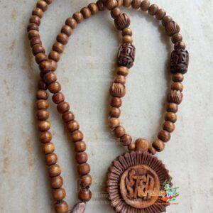 Each and every one of these Locket Mala is a work of Very Fine Hand art