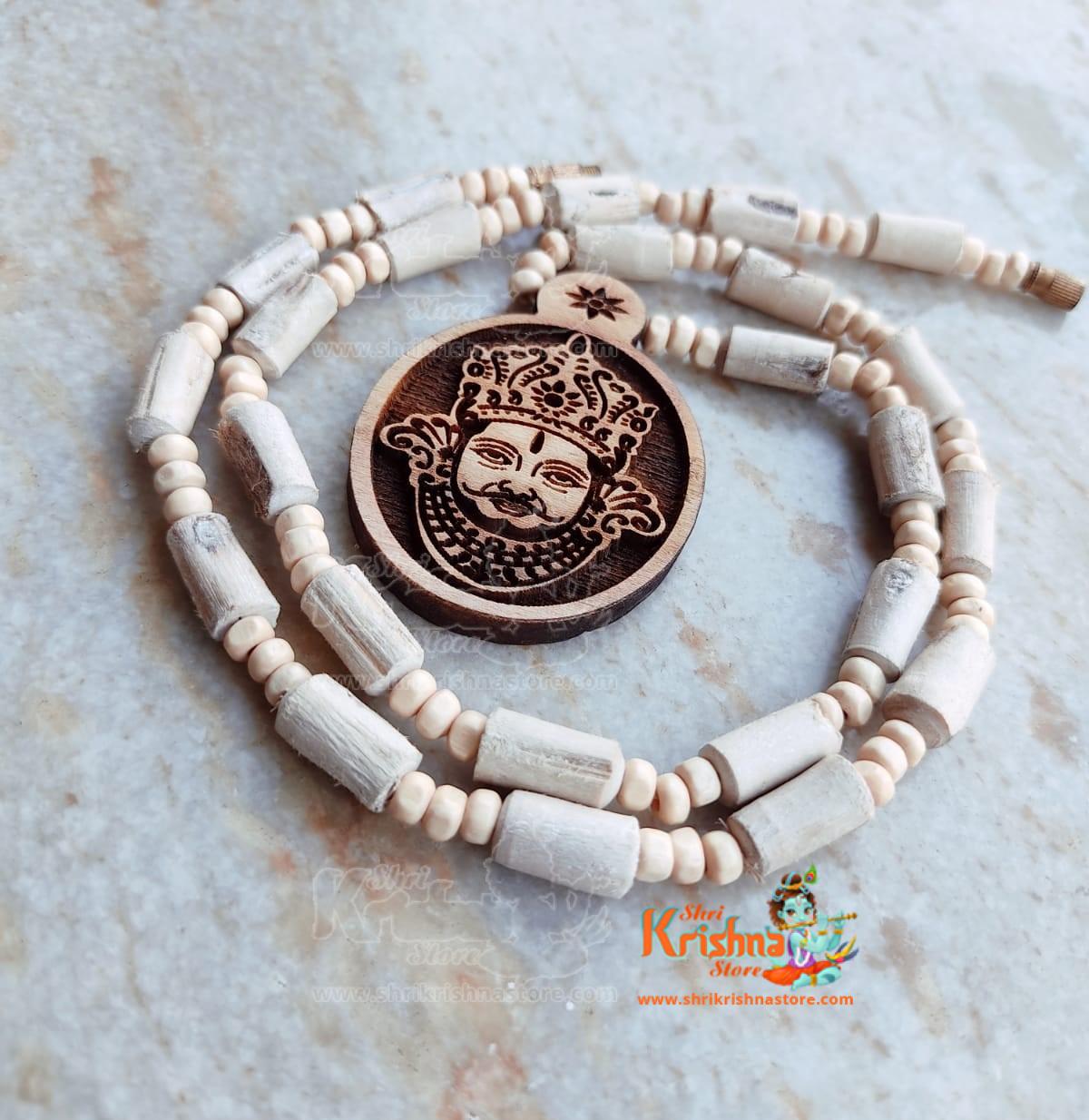 Each and every one of these Locket Mala is a work of Very Fine Hand art.