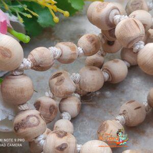 Each and every one of these Locket Mala is a work of Very Fine Hand art.