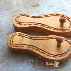 Traditional Papdi Wood Khadau Paduka with Toe