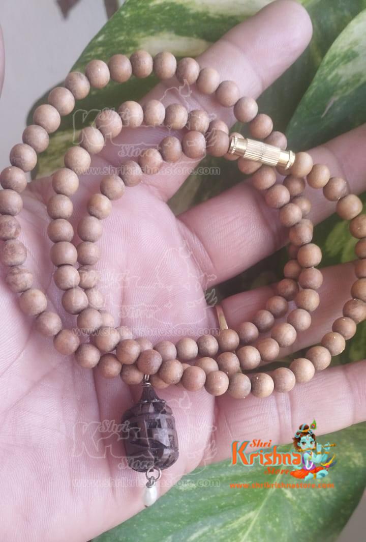 White Sandalwood Original Neck Mala with Pretty Small Lotus Designed Pendant